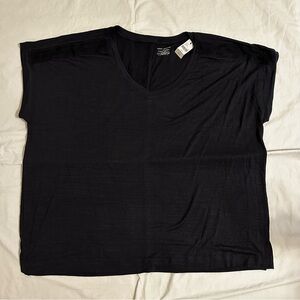 Women’s Lane Bryant NWT Top Navy Blue V-Neck Short Sleeve Textured